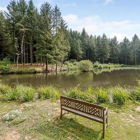 Remarkable 3-Bed Lodge In Honiton Exterior photo