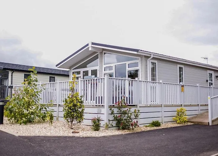 Remarkable 3-Bed Lodge In Honiton